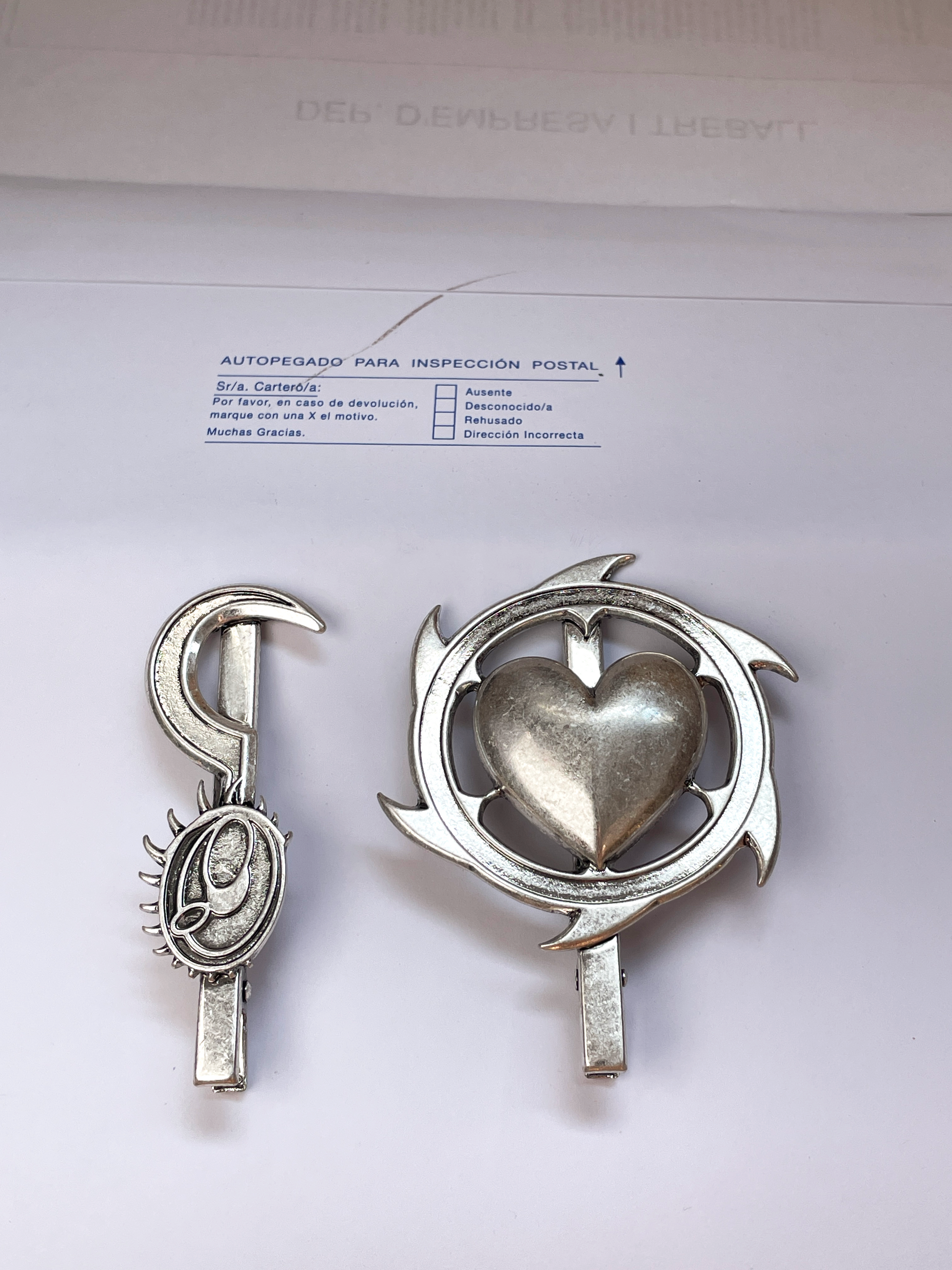 anime hair clip、fantasy accessory、gothic、silver、alt fashion、Y2K、gift
