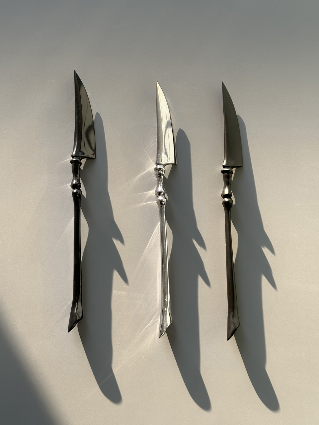 ingo | "Bony Ritual" Silver Cutlery Set – Artisan Bio-Organic Stainless Steel Knife, Fork & Spoon, Gothic Art Tableware