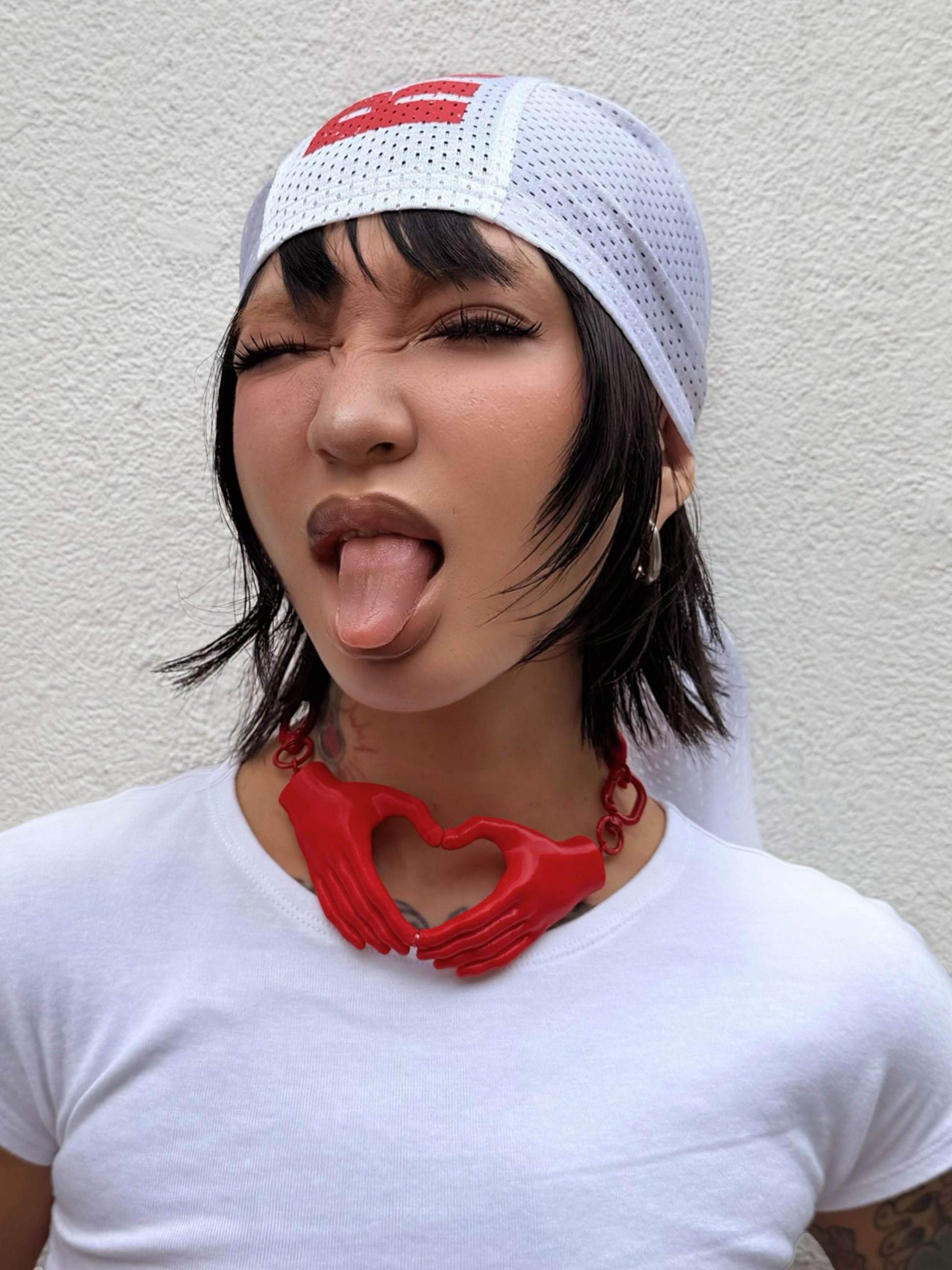 Heart Hands Magnetic Necklace — USIC × Jeff Free Park