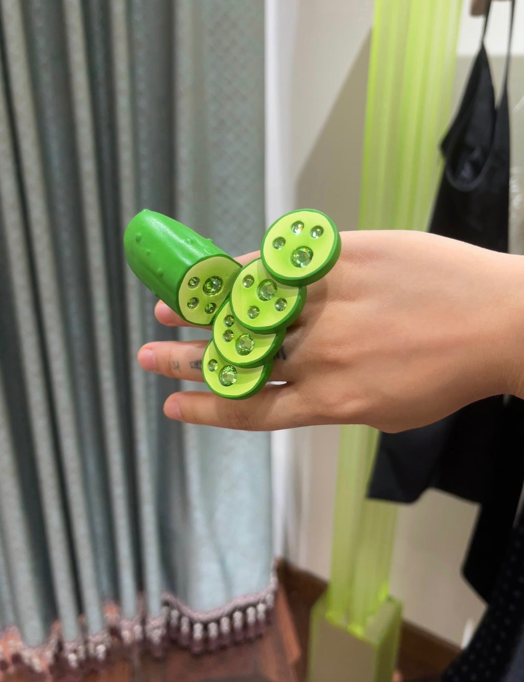 Emo Salad Realistic 3D Crystal Cucumber-Shaped Ring