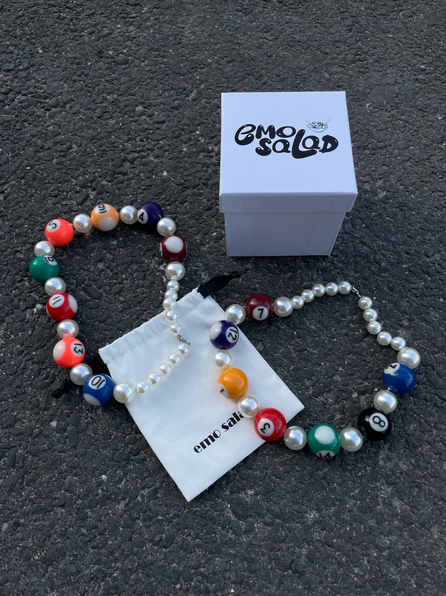 Emo Salad - Billiard-Shaped Pearl Necklace