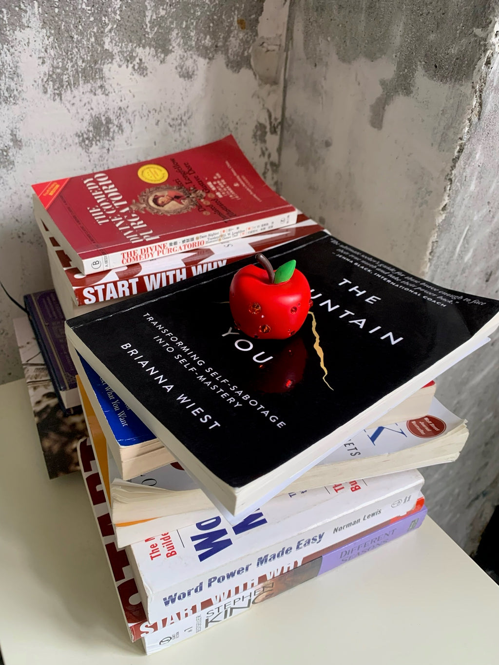 Emo Salad Realistic 3D Crystal Apple-Shaped Ring