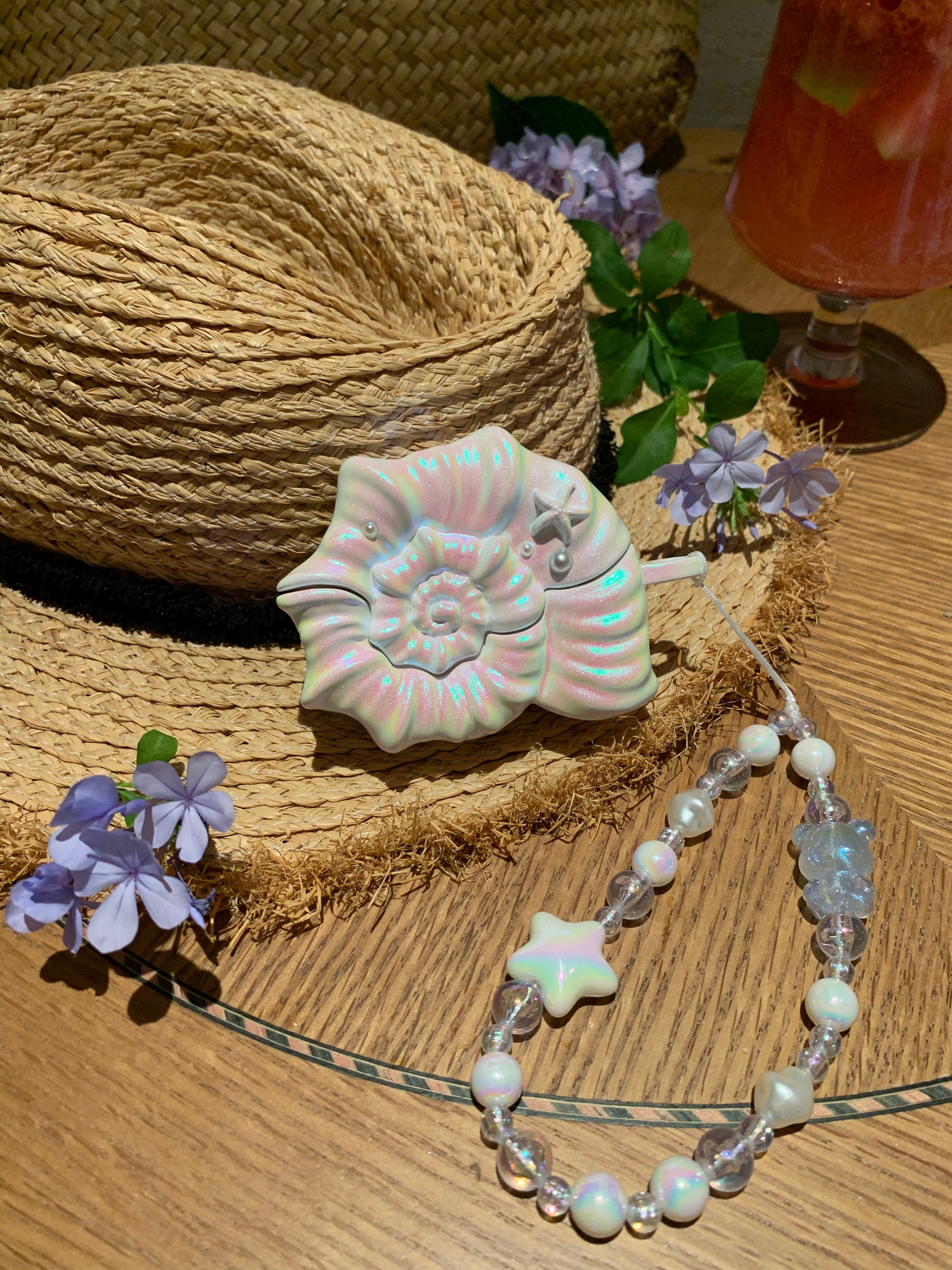 "Starry Sea"– Iridescent Pearly Seashell AirPods Case