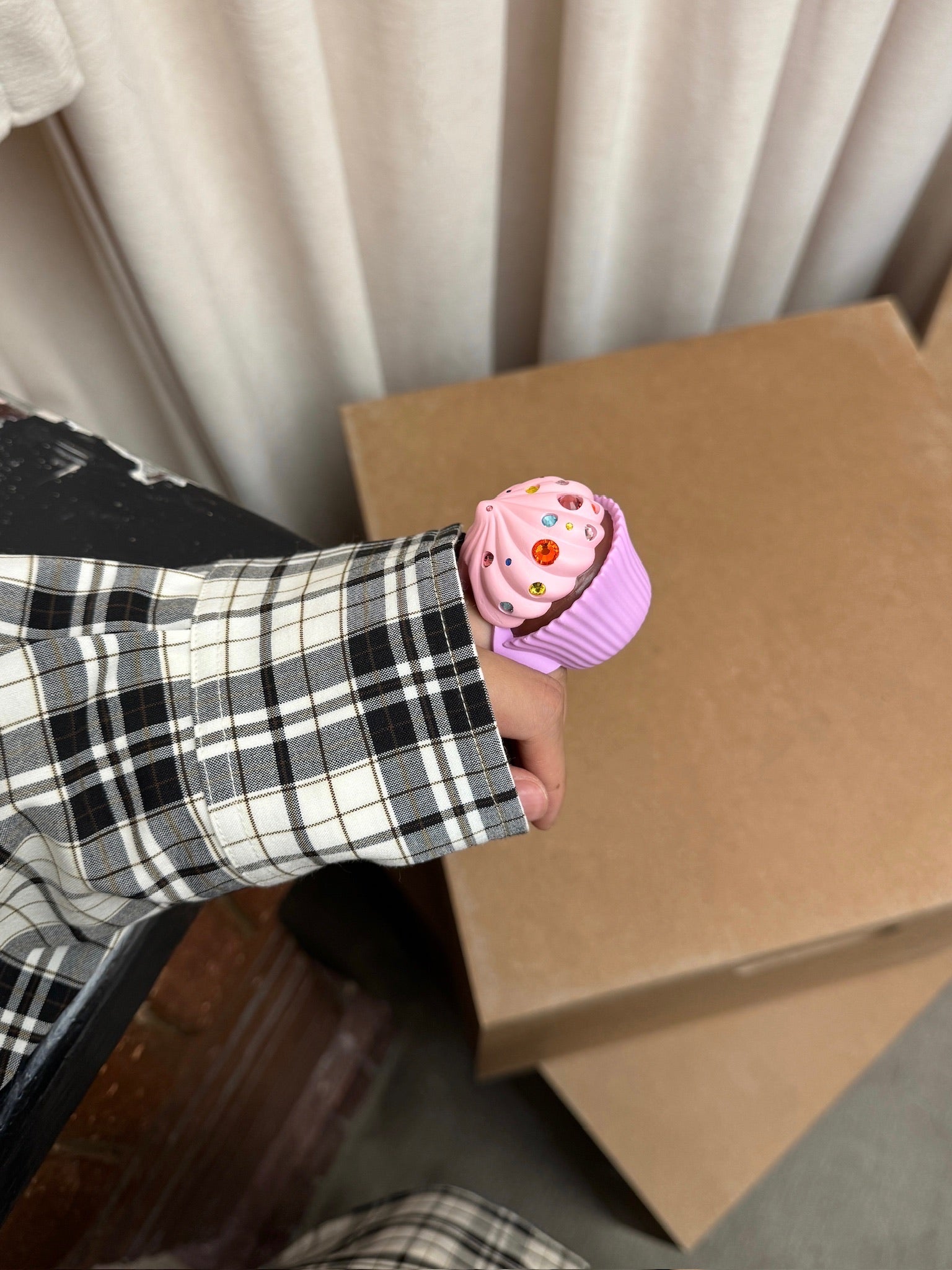 Emo Salad - Cupcake-shaped Sparkle Ring