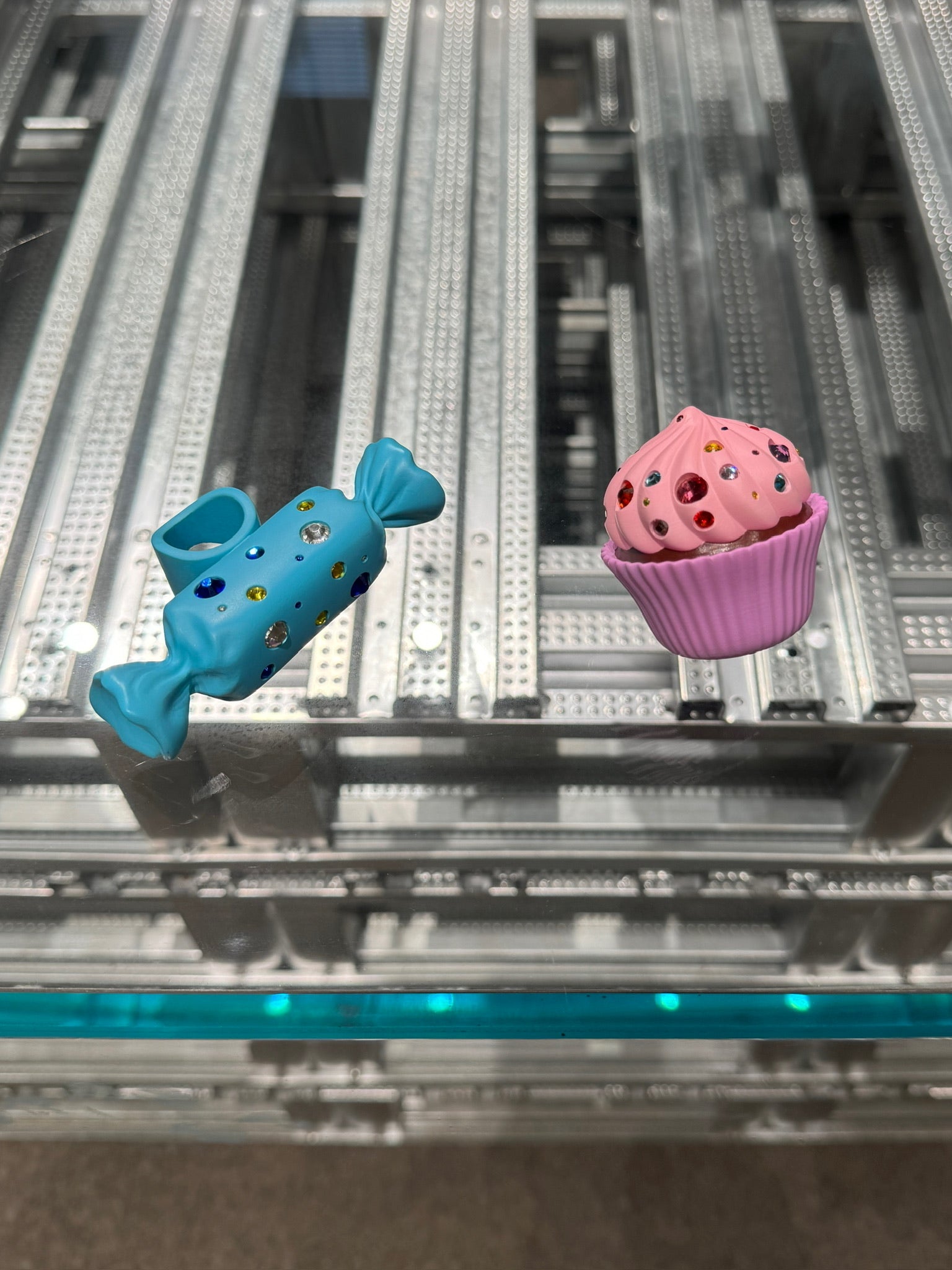 Emo Salad - Cupcake-shaped Sparkle Ring