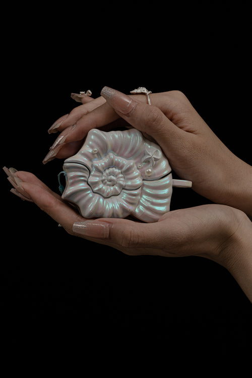 "Starry Sea"– Iridescent Pearly Seashell AirPods Case