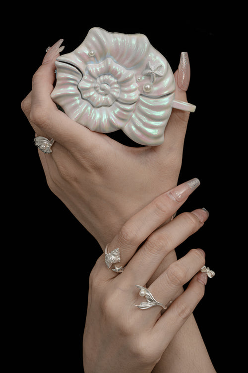 "Starry Sea"– Iridescent Pearly Seashell AirPods Case