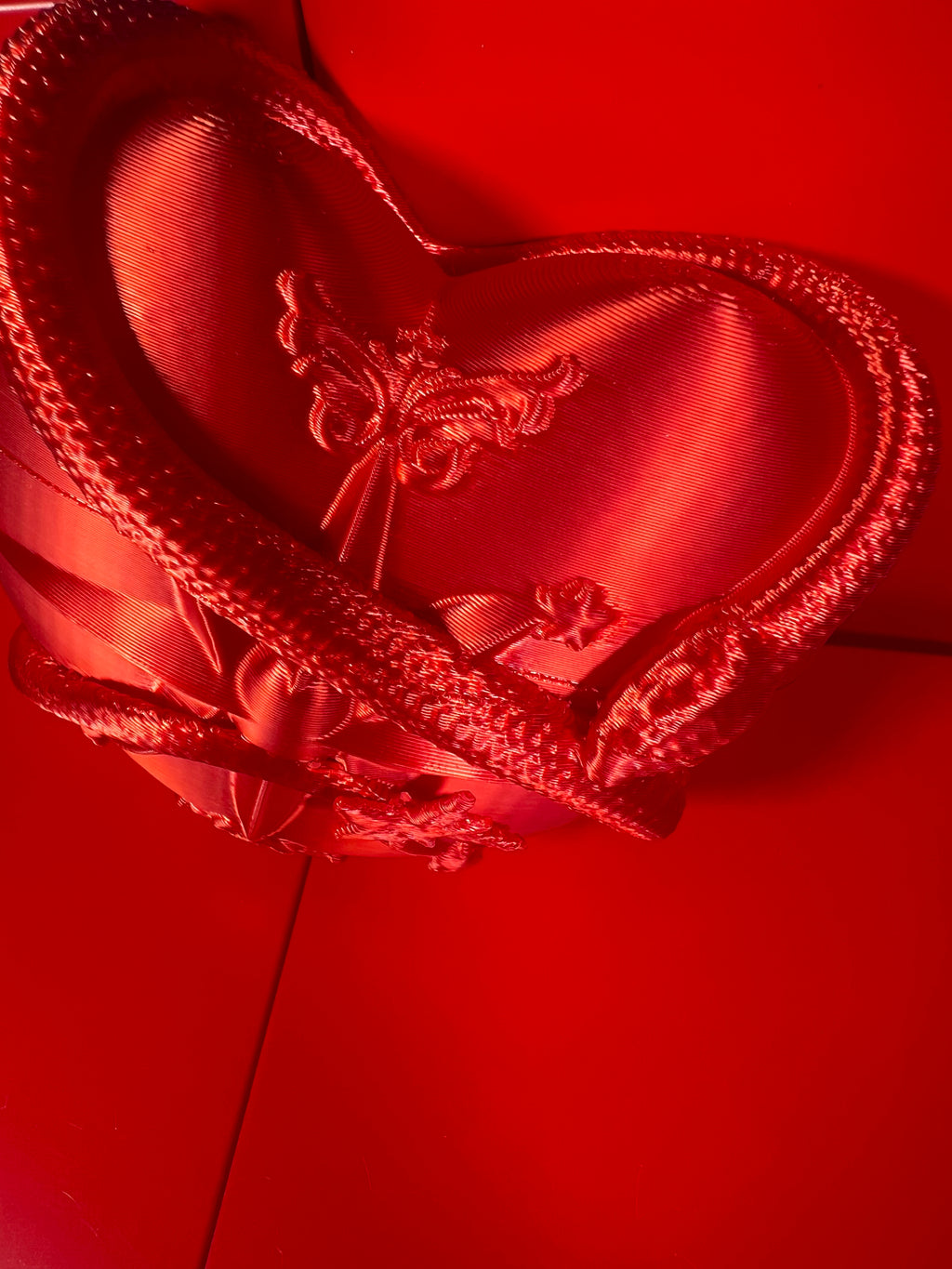 Red Heart Sculptural AirPods & AirPods Pro Protective Case