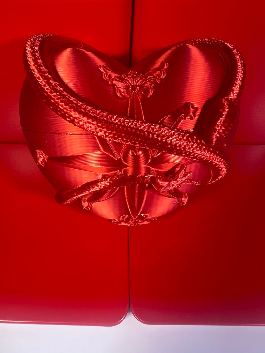 Red Heart Sculptural AirPods & AirPods Pro Protective Case