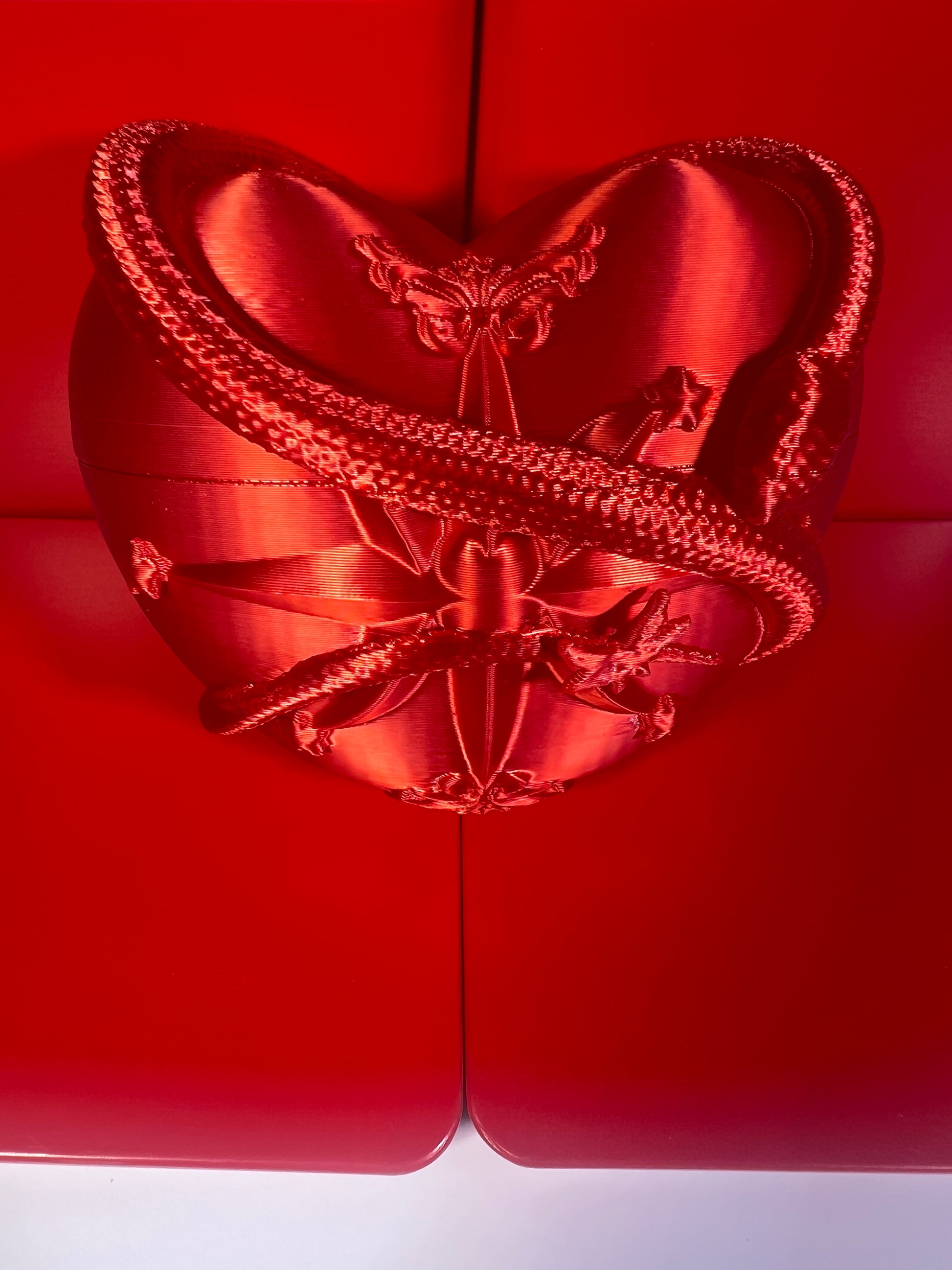 Red Heart Sculptural AirPods & AirPods Pro Protective Case