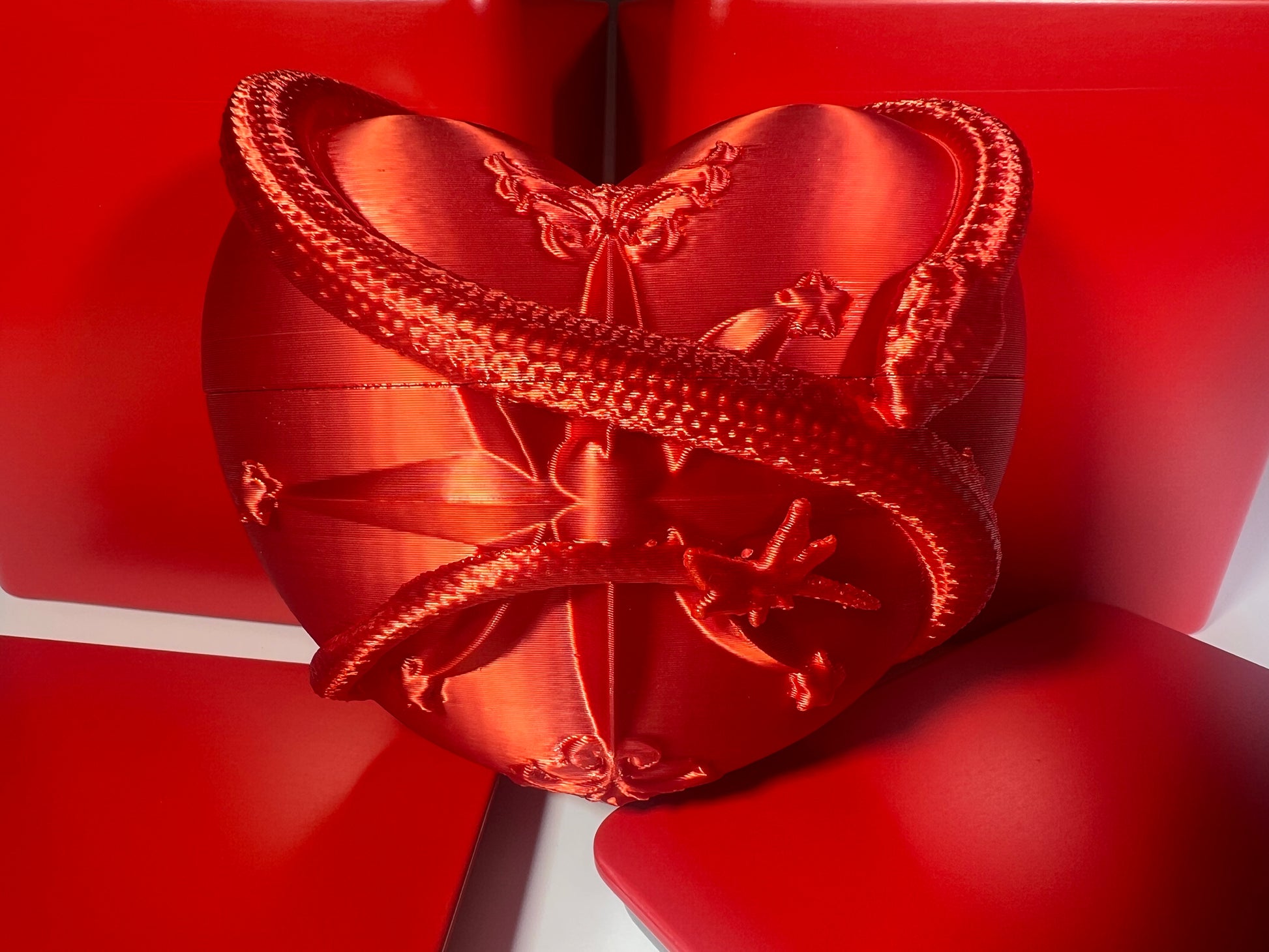 Red Heart Sculptural AirPods & AirPods Pro Protective Case