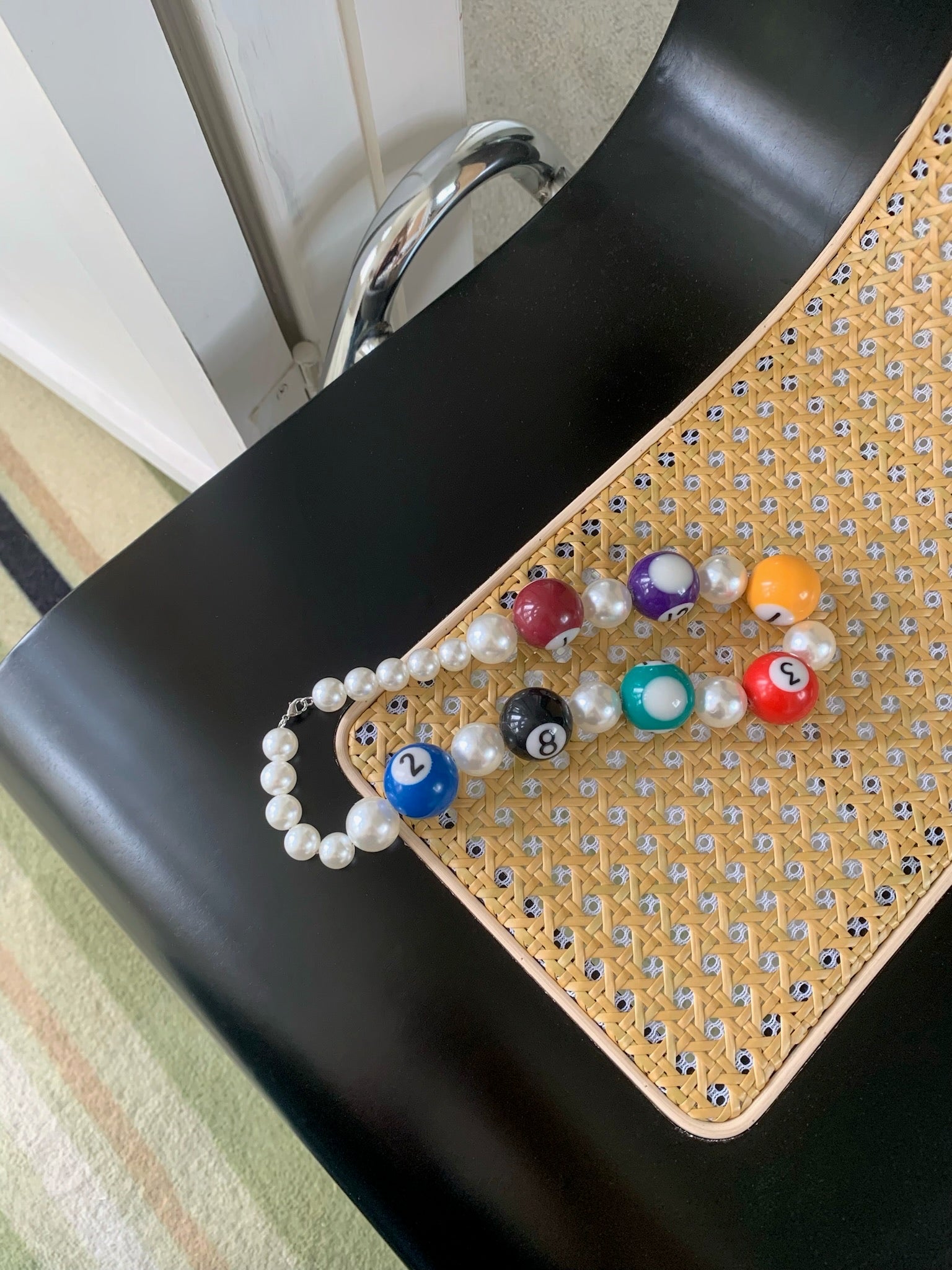 Emo Salad - Billiard-Shaped Pearl Necklace