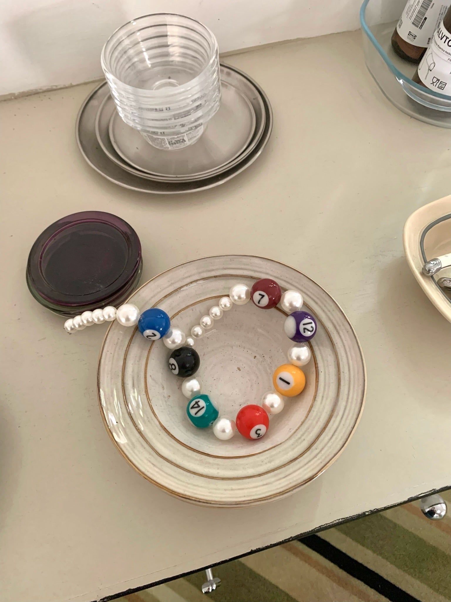 Emo Salad - Billiard-Shaped Pearl Necklace