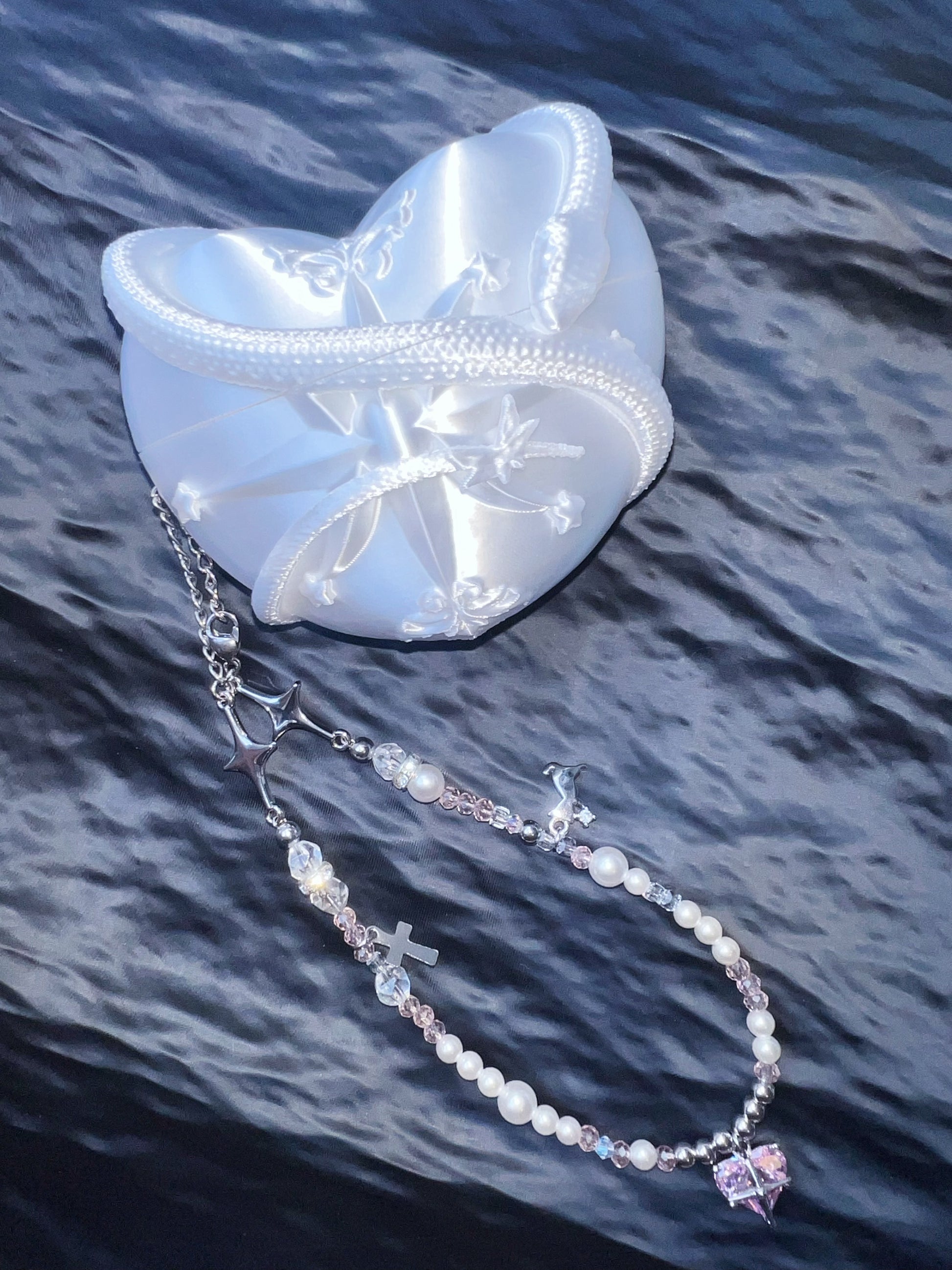 Serpent Dream Silk Gloss Edition AirPods 4 Protective Case