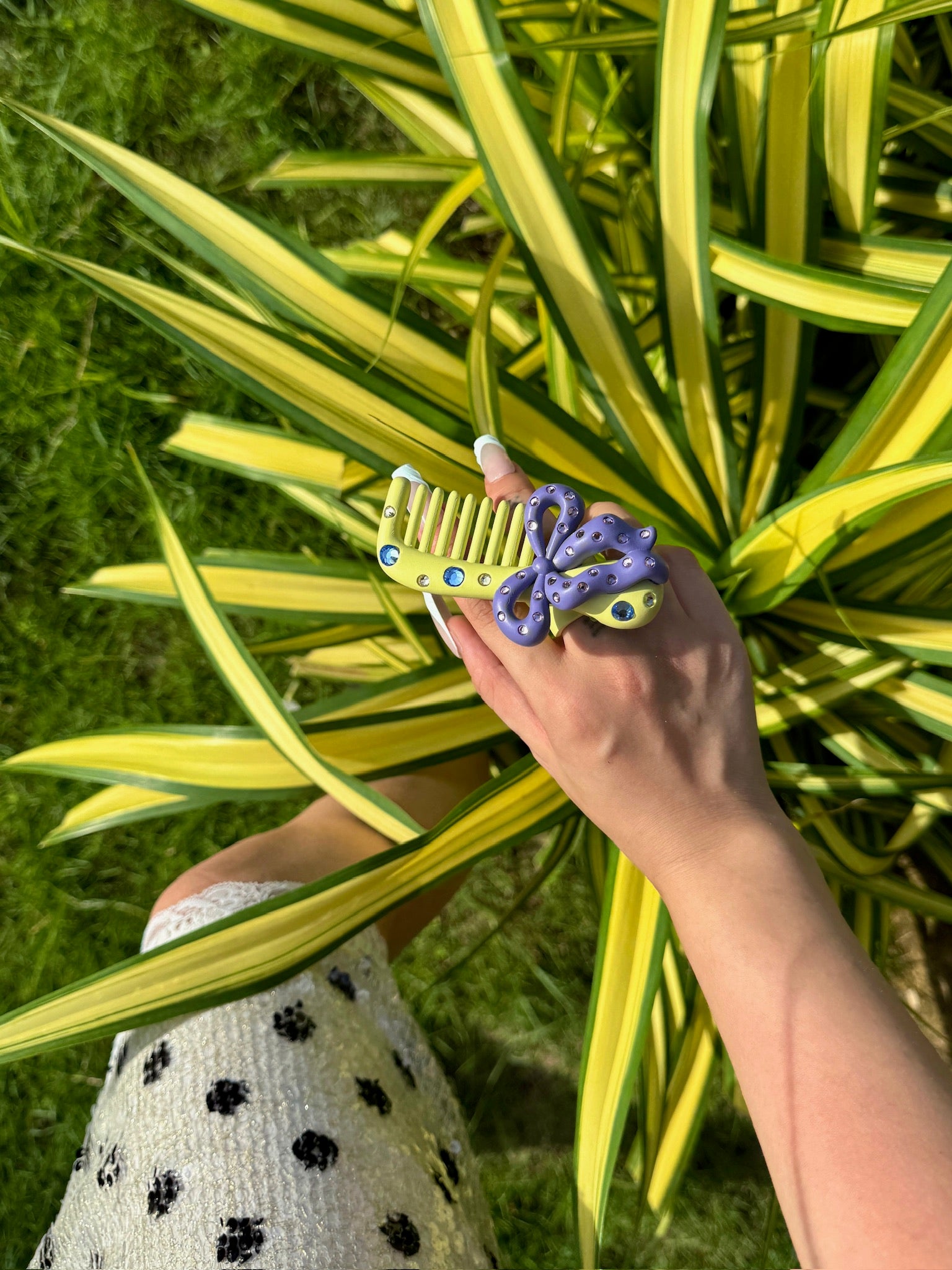 Emo Salad - Bow Comb-Shaped Sculptural Ring