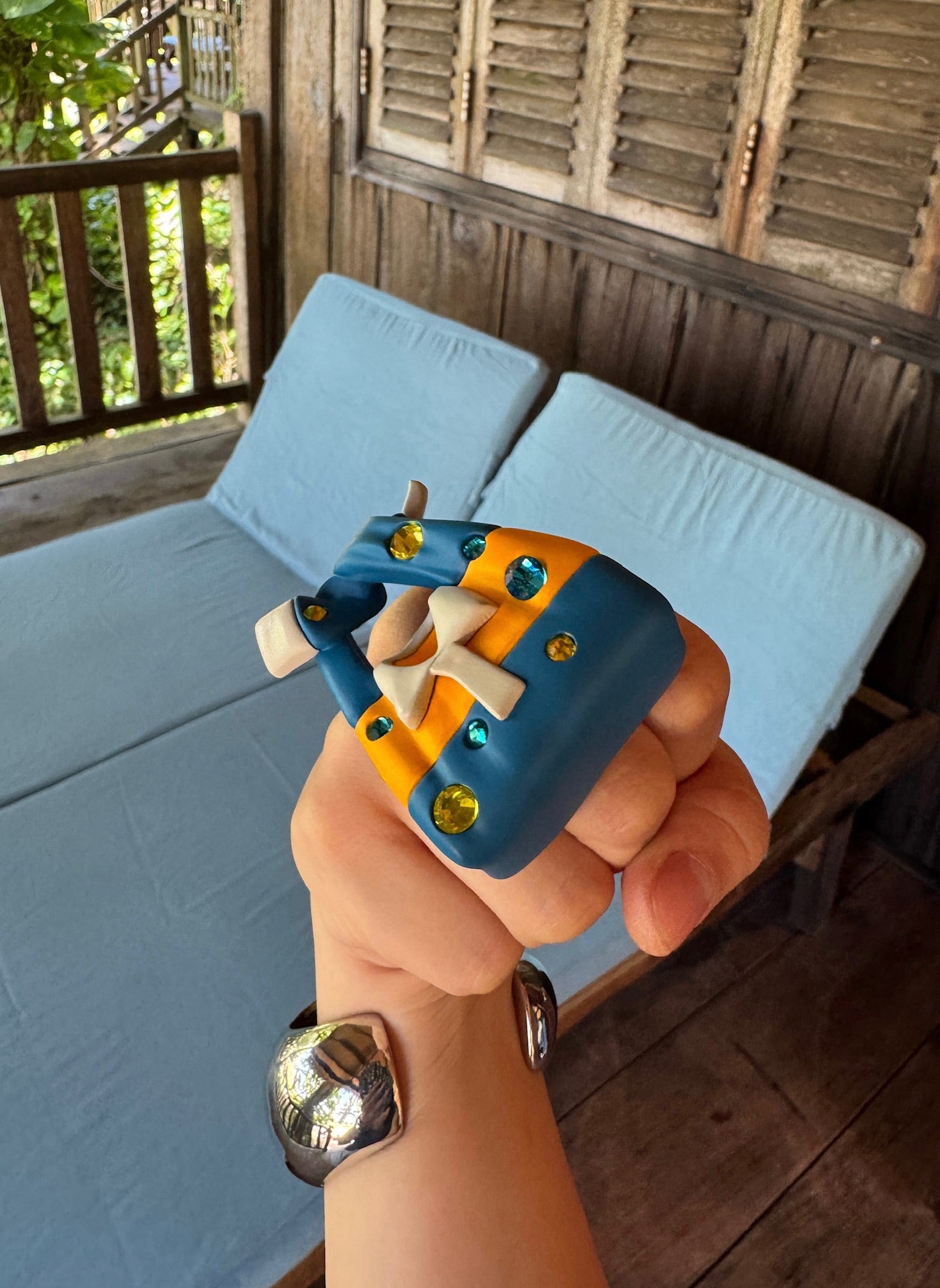 Emo Salad - Crystal Clo-Bag-Shaped Ring