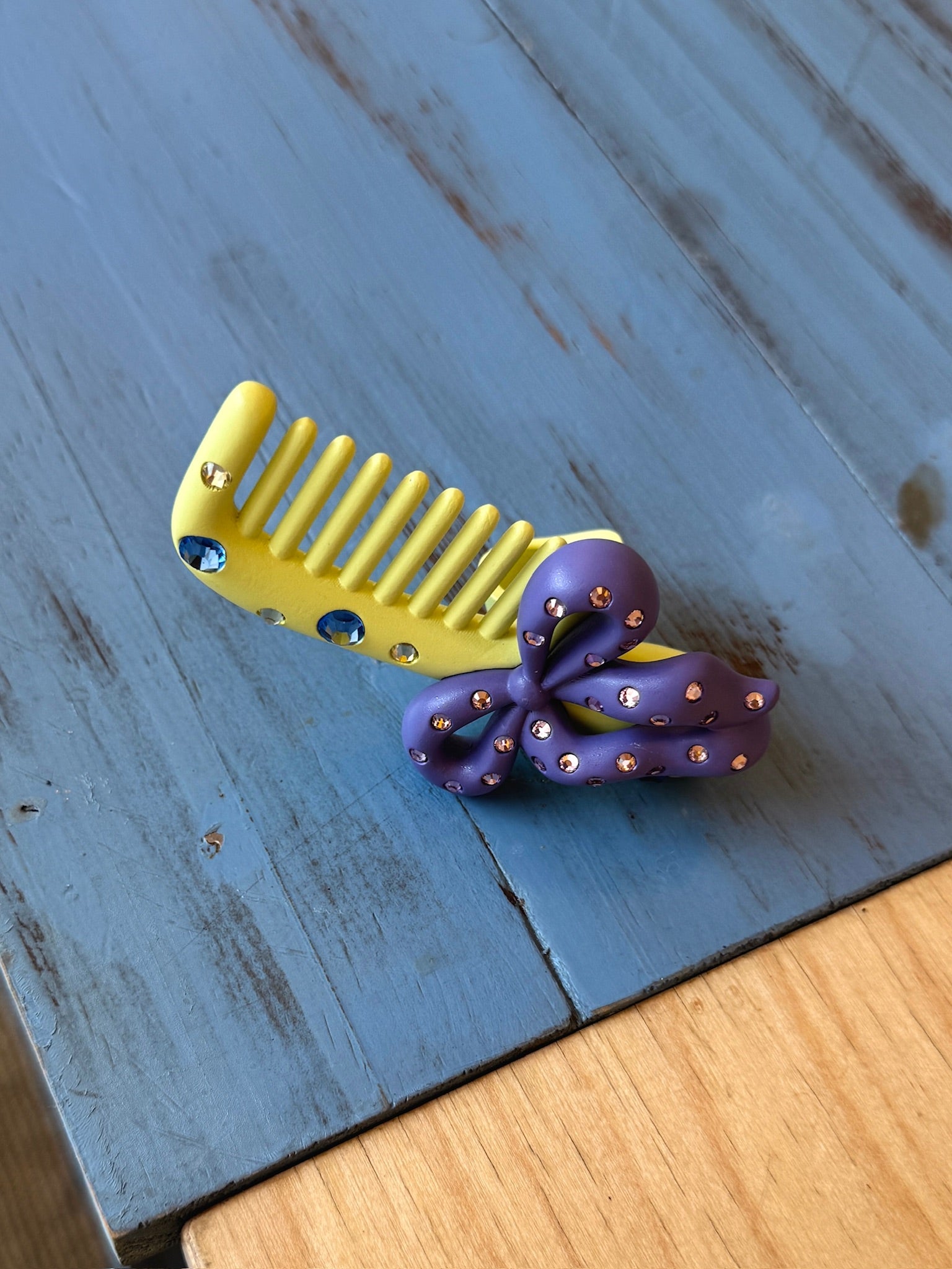 Emo Salad - Bow Comb-Shaped Sculptural Ring