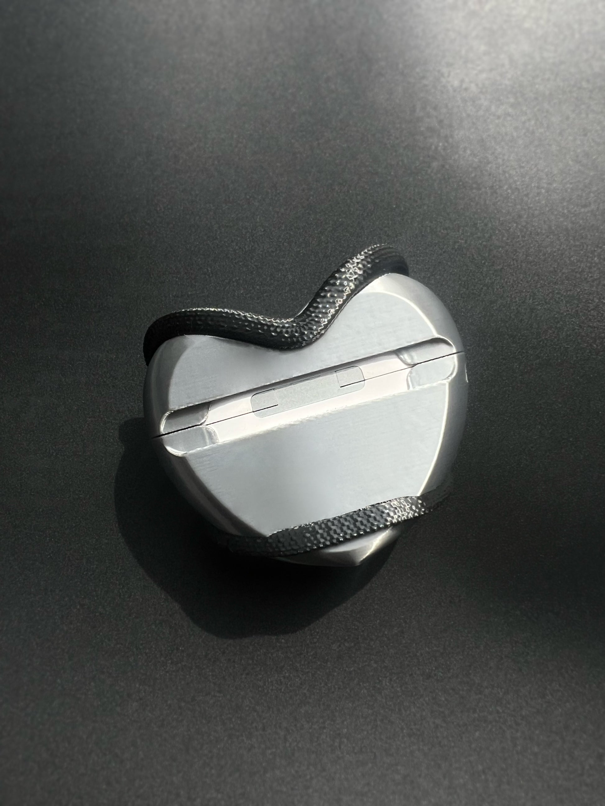 Black Silver Serpent Heart  Sculptural AirPods & AirPods Pro Protective Case