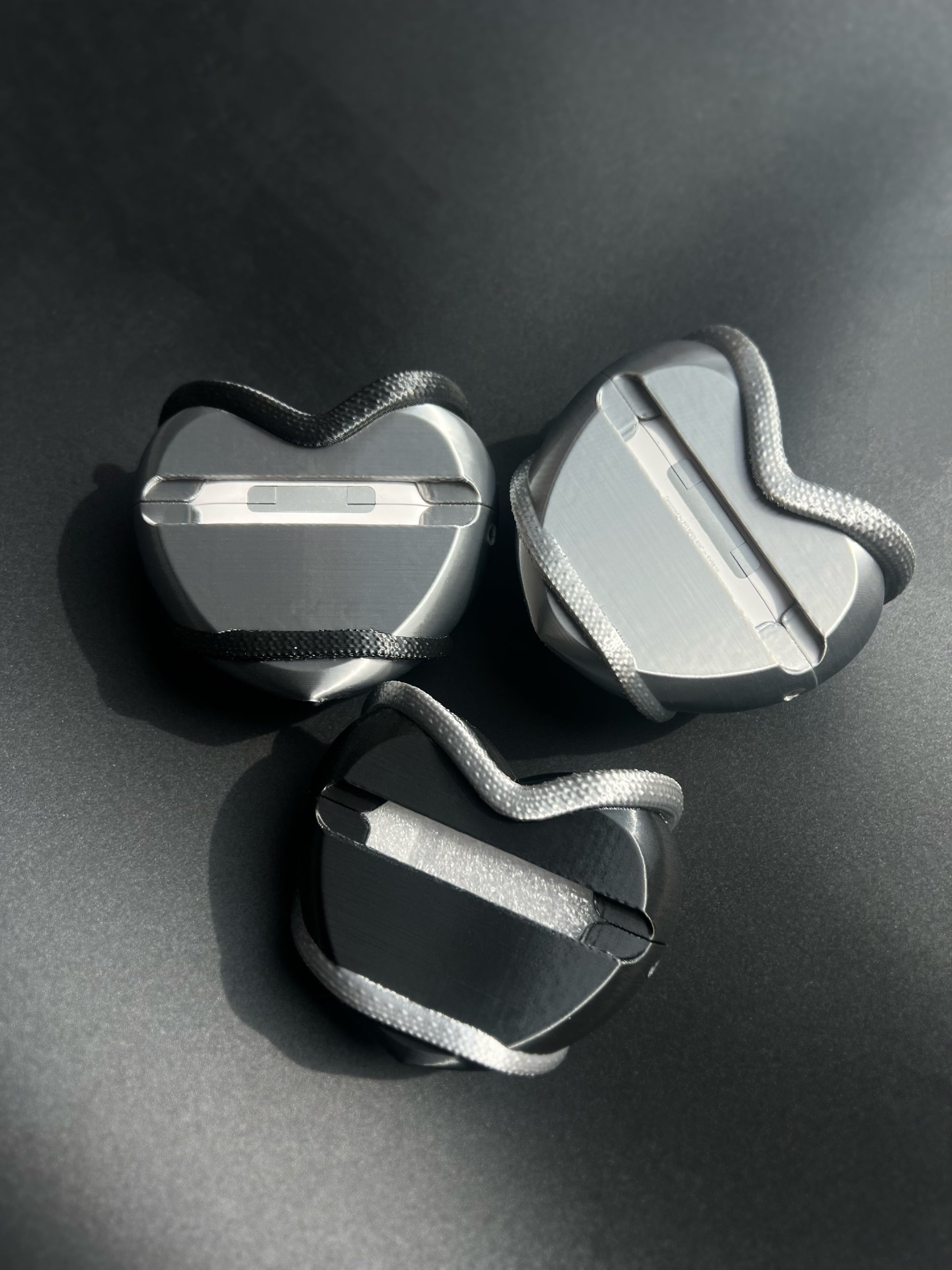 Black Silver Serpent Heart  Sculptural AirPods & AirPods Pro Protective Case