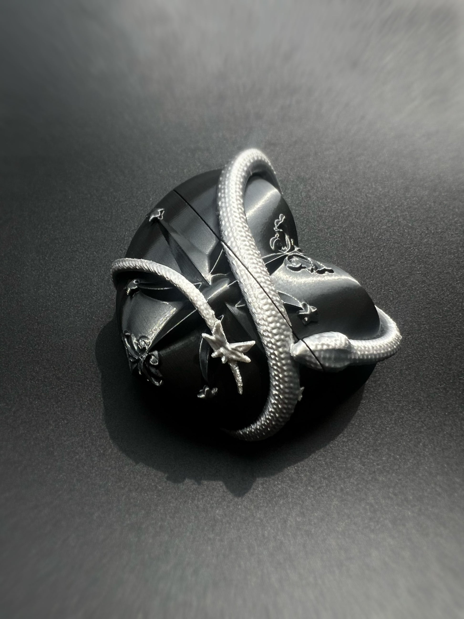 Black Silver Serpent Heart  Sculptural AirPods & AirPods Pro Protective Case