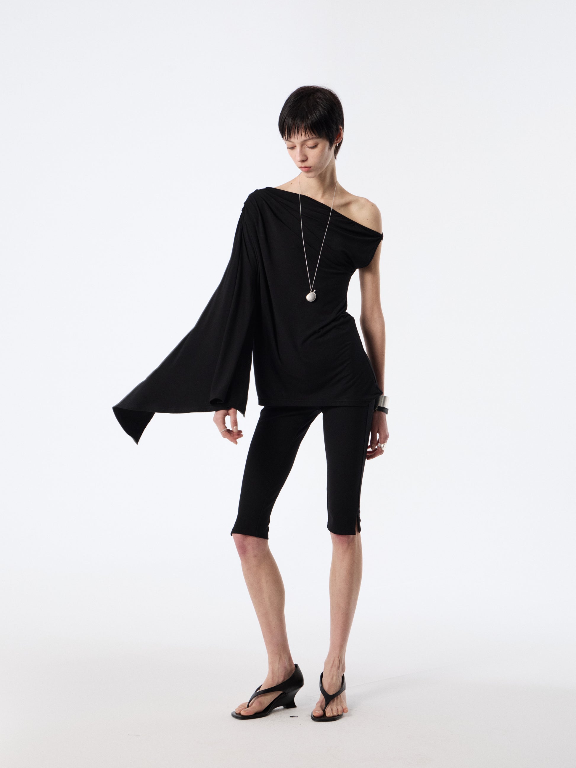 SOOGU Black Ease Cropped Slim Pants - product view 17