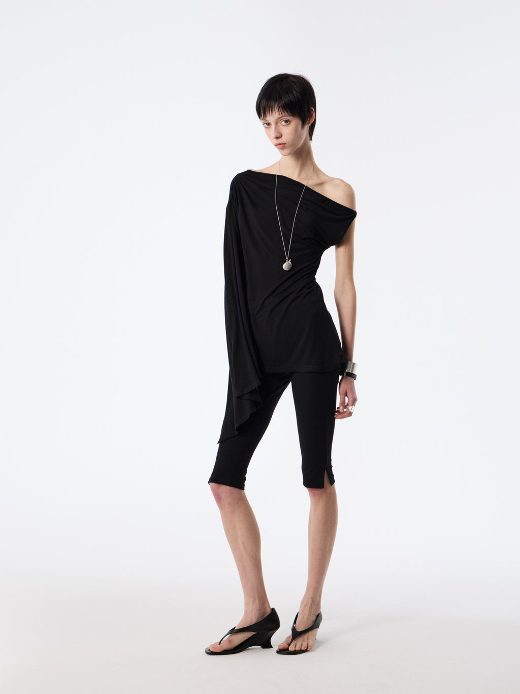 SOOGU Black Ease Cropped Slim Pants - product view 16