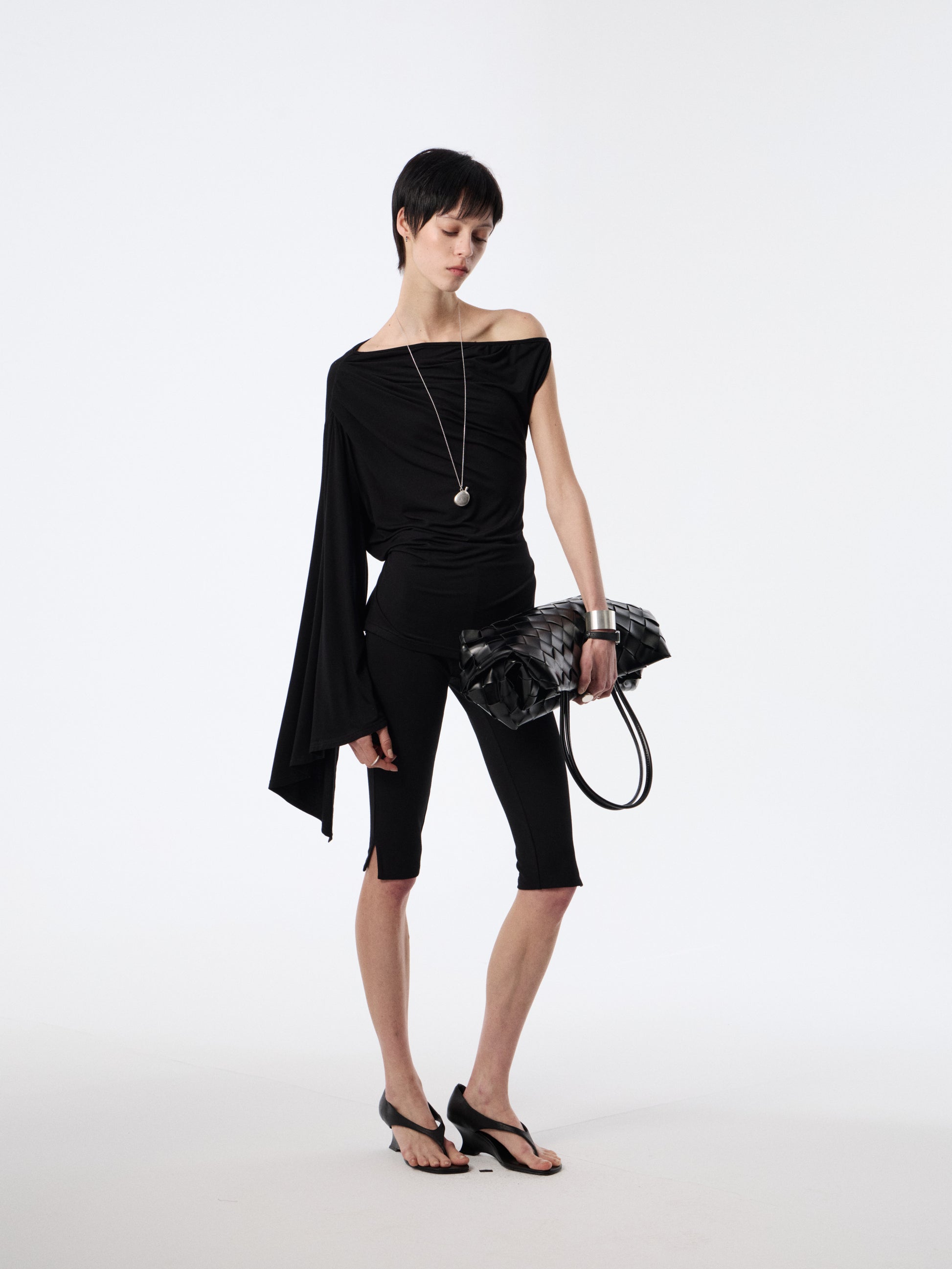 SOOGU Black Ease Cropped Slim Pants - product view 14