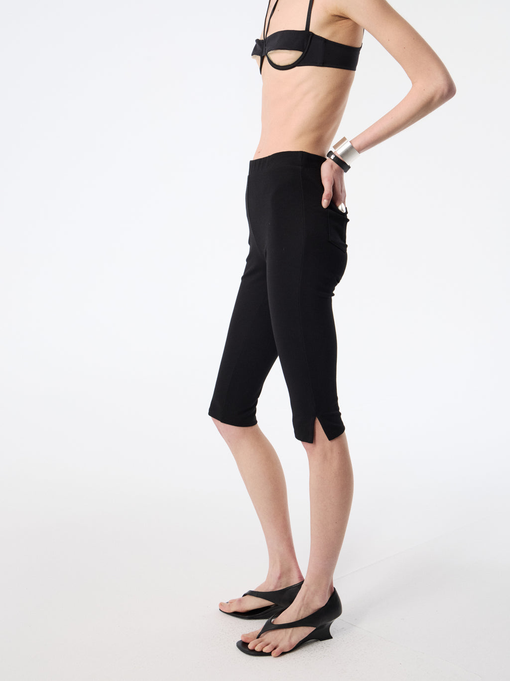 SOOGU Black Ease Cropped Slim Pants - product view 13