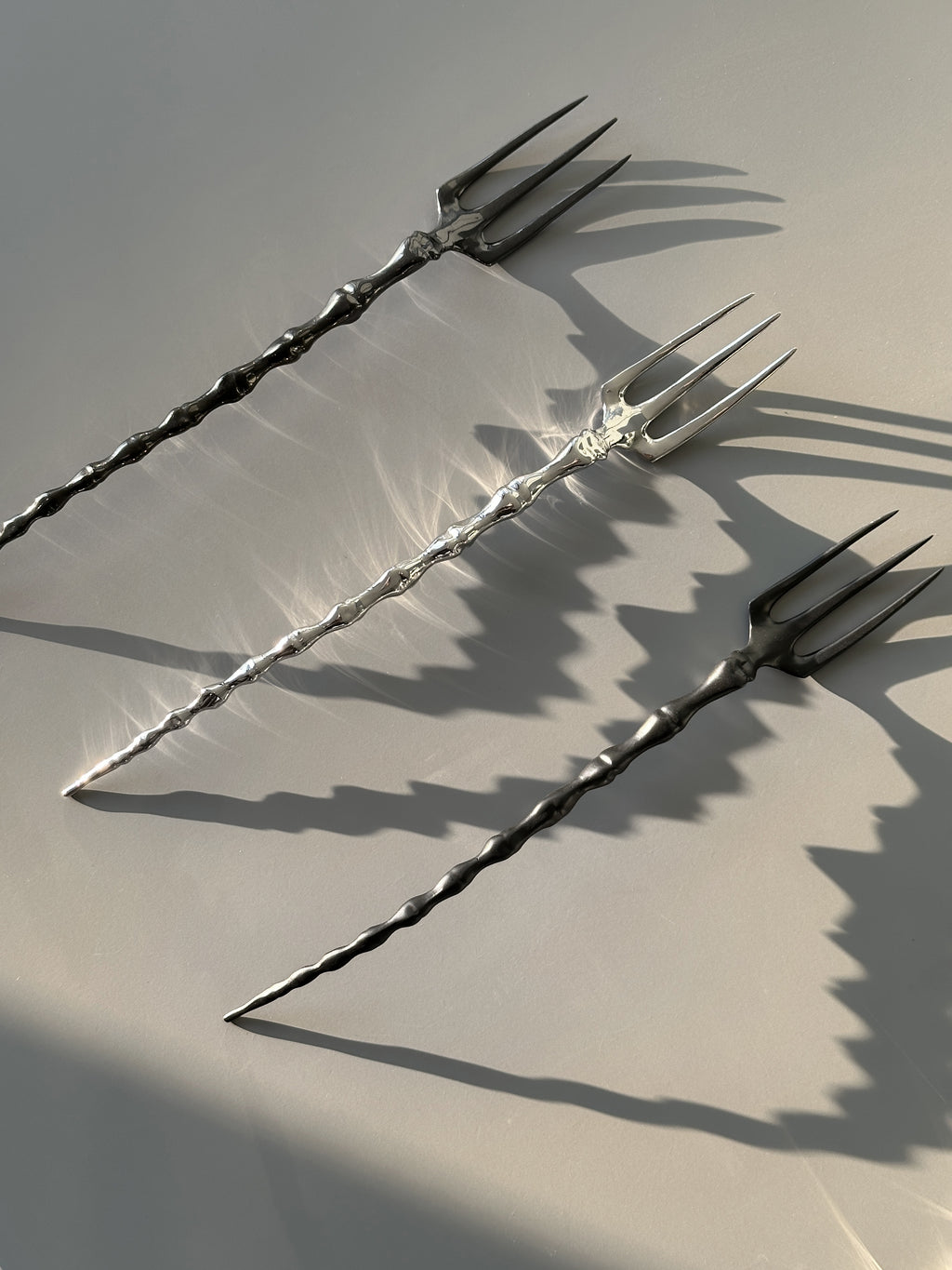 ingo | "Bony Ritual" Silver Cutlery Set – Artisan Bio-Organic Stainless Steel Knife, Fork & Spoon, Gothic Art Tableware