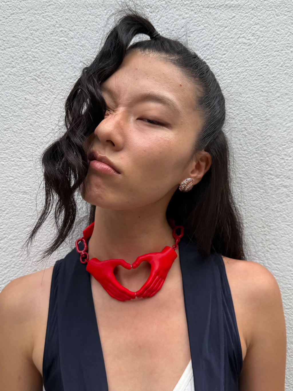 Heart Hands Magnetic Necklace — USIC × Jeff Free Park