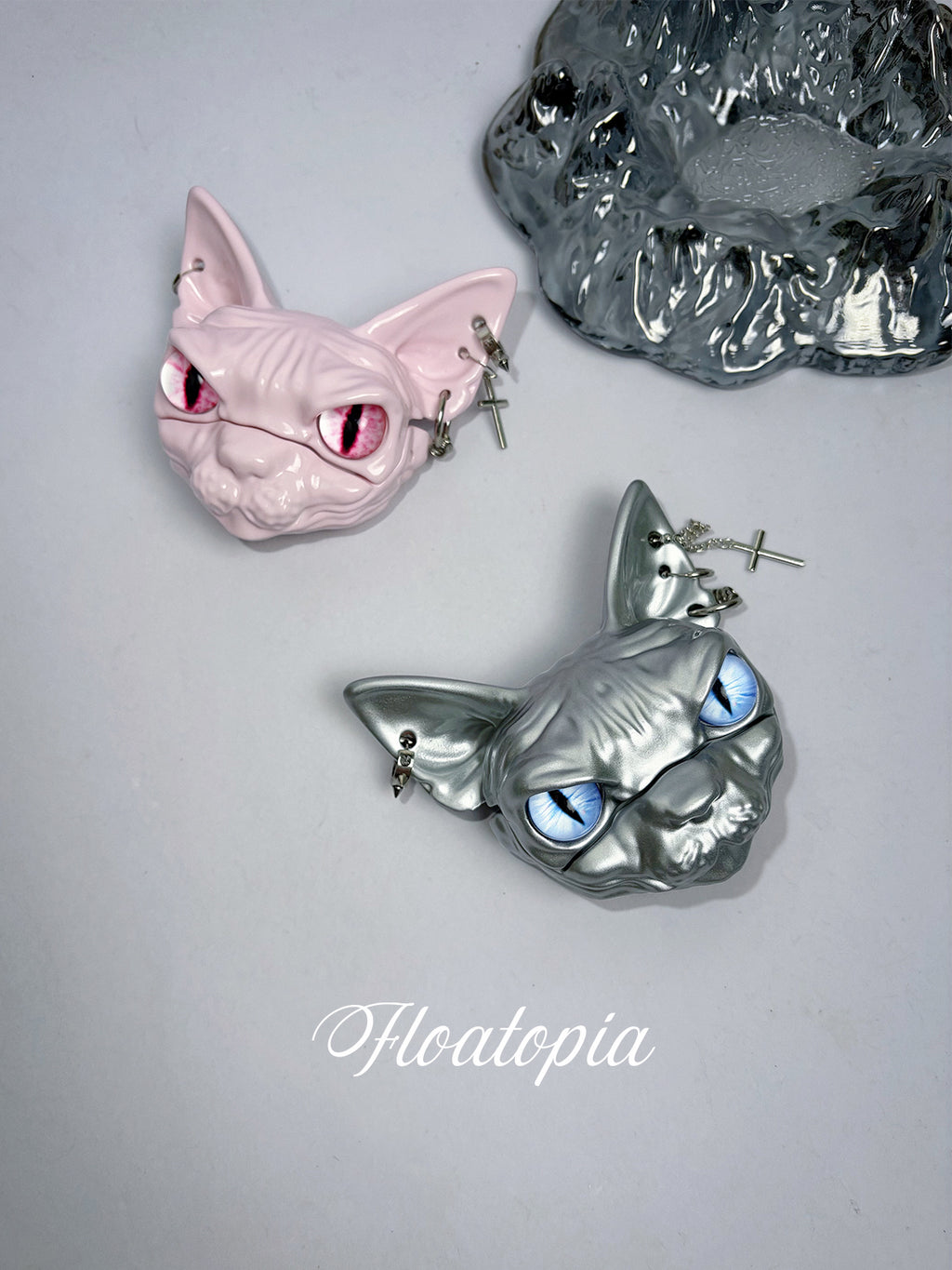 "The Obsidian Guardian" Sphynx Cat Head AirPods Case – Hand-Sculpted Gothic Resin Protector