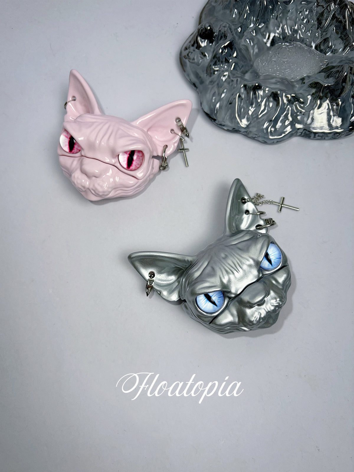 "The Obsidian Guardian" Sphynx Cat Head AirPods Case – Hand-Sculpted Gothic Resin Protector