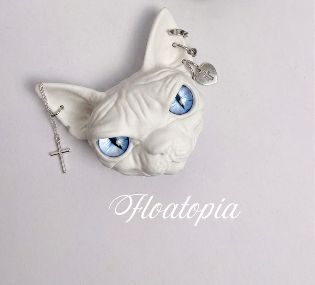 "The Obsidian Guardian" Sphynx Cat Head AirPods Case – Hand-Sculpted Gothic Resin Protector