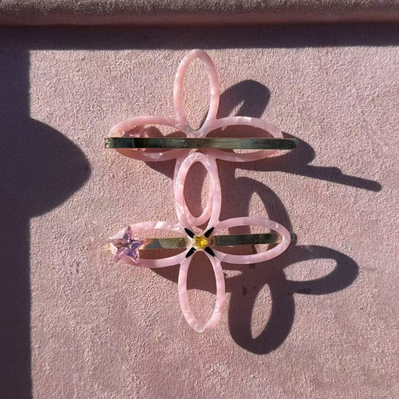 Teliya Power Bloom Pink Floral Hair Clip