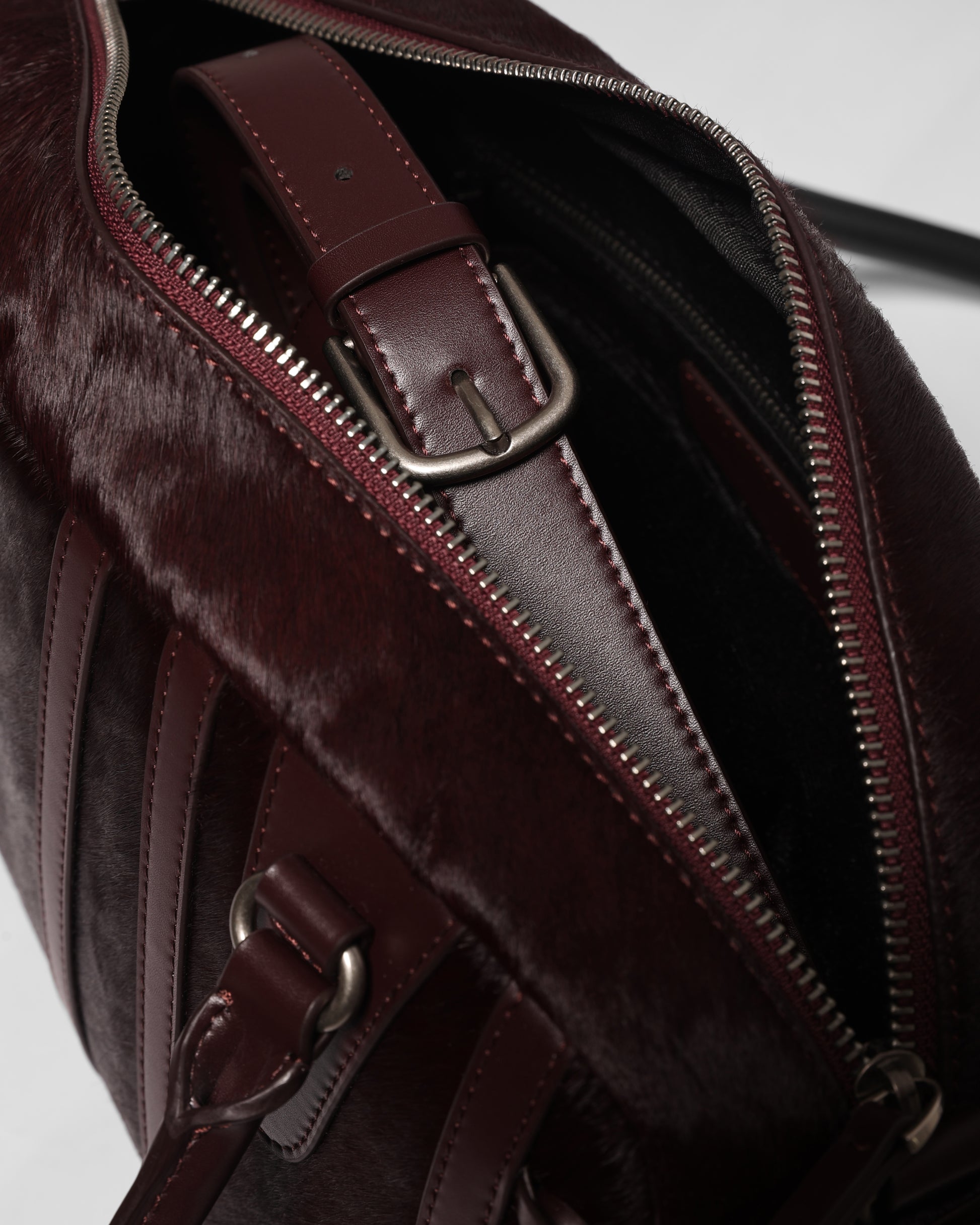 JING HÉ | Erya Bag "Anatomical" Bowling Bag – Premium Pony Hair & Top-Grain Leather in Burgundy