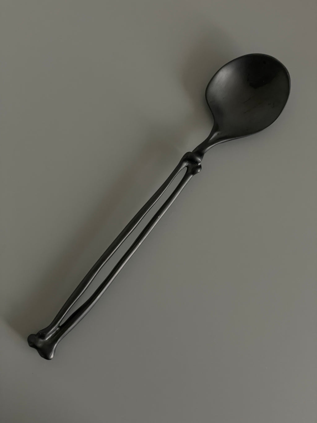 ingo | "Obsidian Bone" Matte Black Cutlery Set – Sculptural Bio-Organic Noir Tableware, Gothic Aesthetic Knife, Fork & Spoon