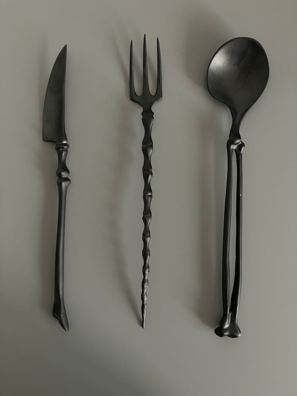 ingo | "Obsidian Bone" Matte Black Cutlery Set – Sculptural Bio-Organic Noir Tableware, Gothic Aesthetic Knife, Fork & Spoon