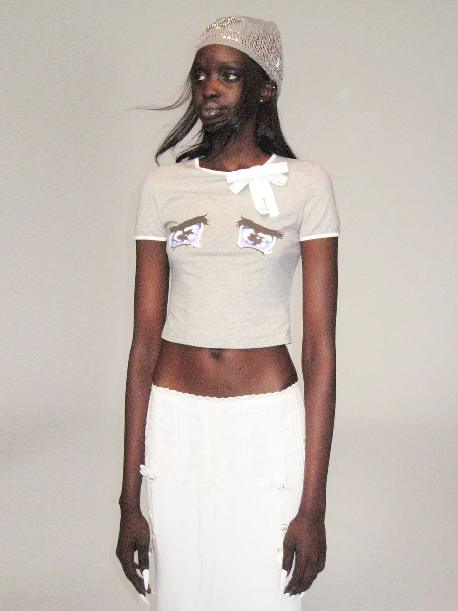 Nodress gray "No cry" crying eyes printed T-Shirt（Brooch not included）