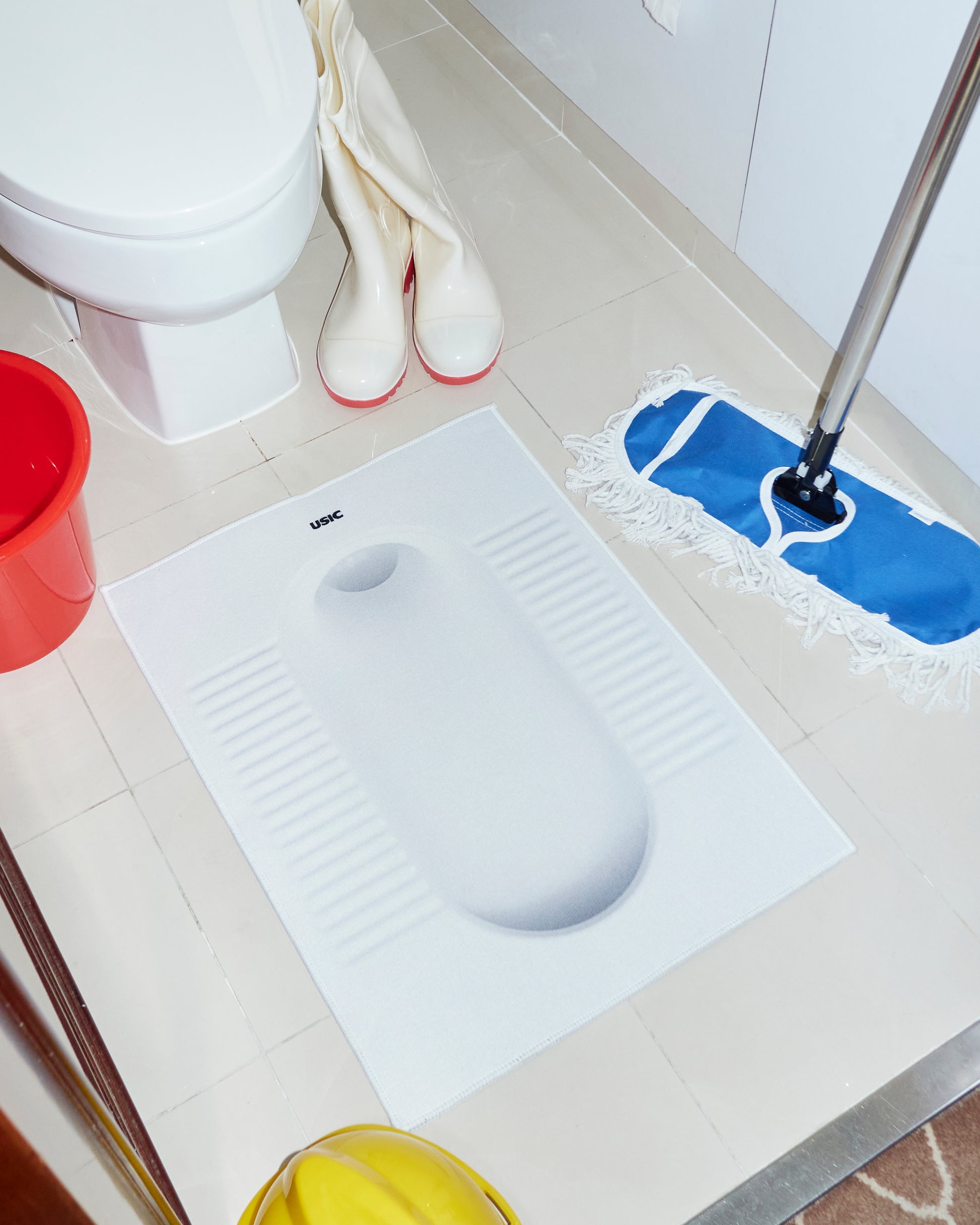 USIC Creative Squat Toilet Shaped Bathroom Mat