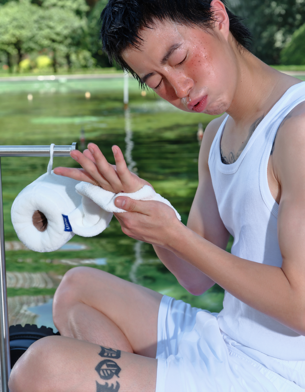 USIC Toilet Paper Roll-Shaped Hand Towel