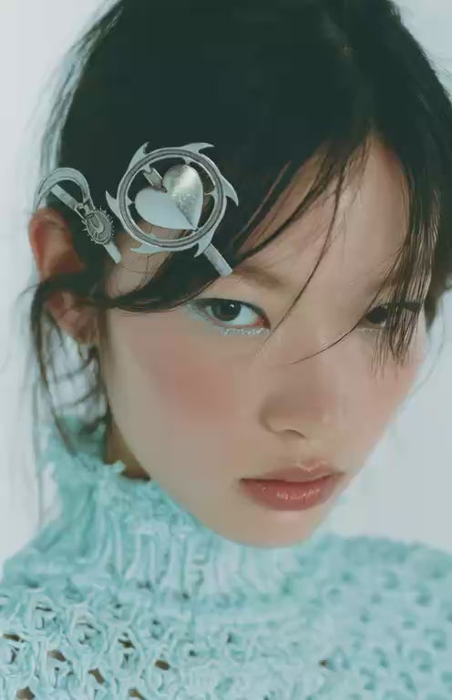 anime hair clip、fantasy accessory、gothic、silver、alt fashion、Y2K、gift